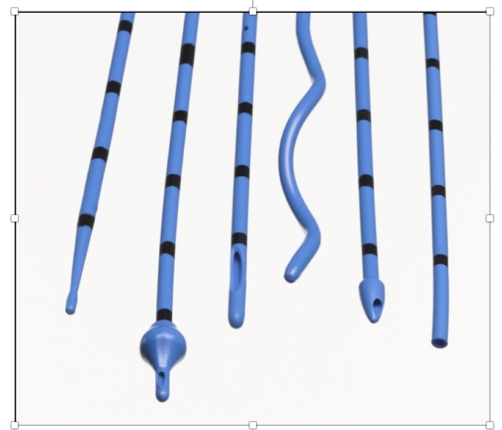 Fig. 13 Catéteres ureterales de diversas conformaciones para instalación de guías de seguridad (o para realizar pielografía ascendente).